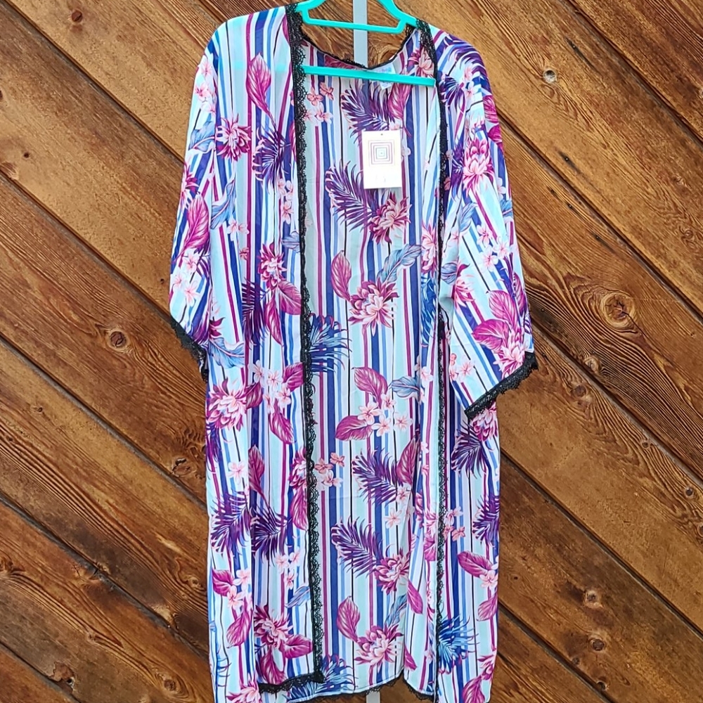 Lularoe Chloe 246 White,Purple & Blue w/Black Lace